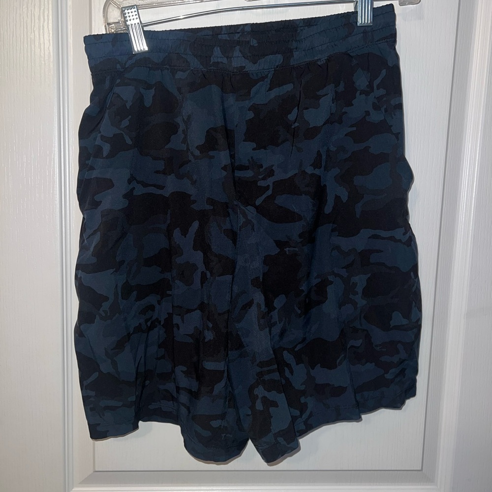 Lululemon Athletica Men's Athletic Shorts - Black and Blue Camo